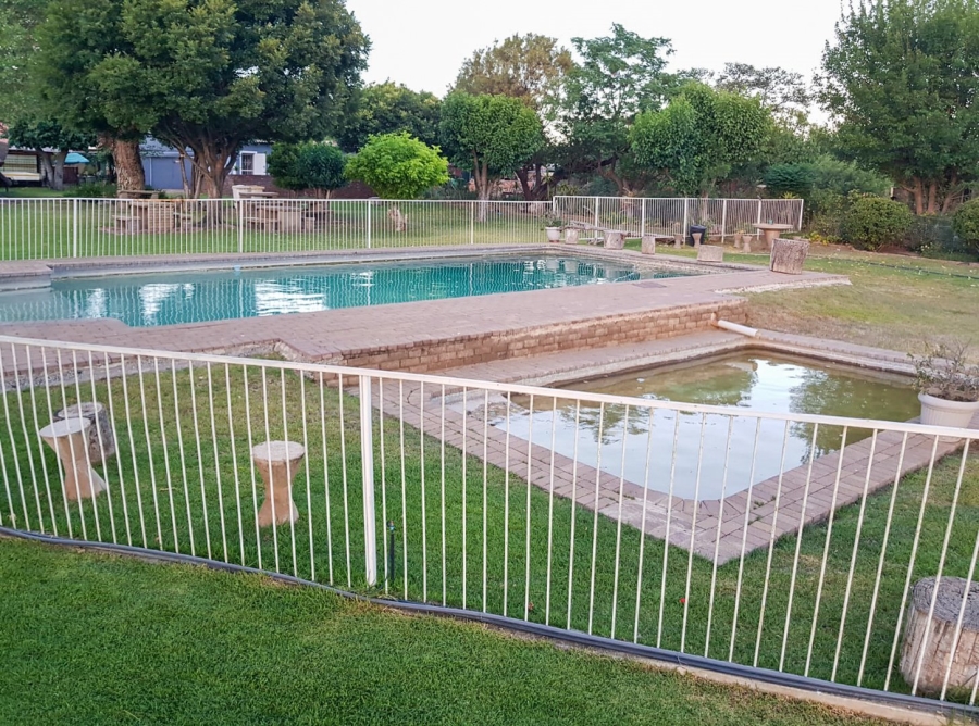  Bedroom Property for Sale in Wilkoppies North West